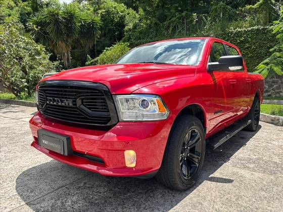 RAM CLASSIC 5.7 V8 GASOLINA LARAMIE CD 4X4 AUTOMÁTICO